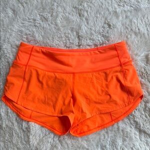 Lululemon Speed Up shorts Size 4 Inseam 2.5